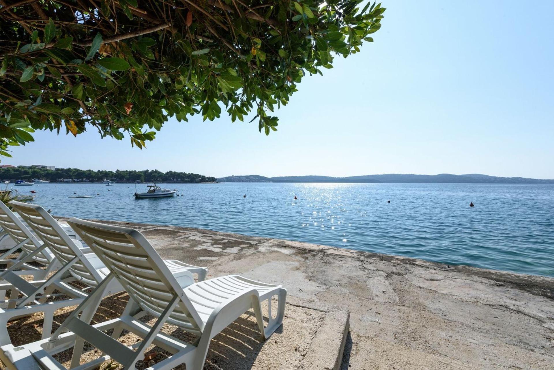 Apartments Mihaela Trogir Exterior photo
